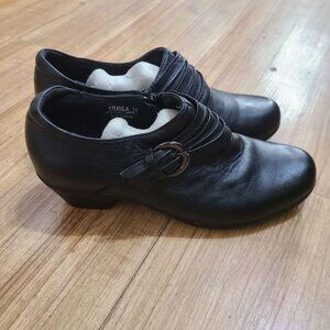 Shaula Black Leather Buckle Shoes